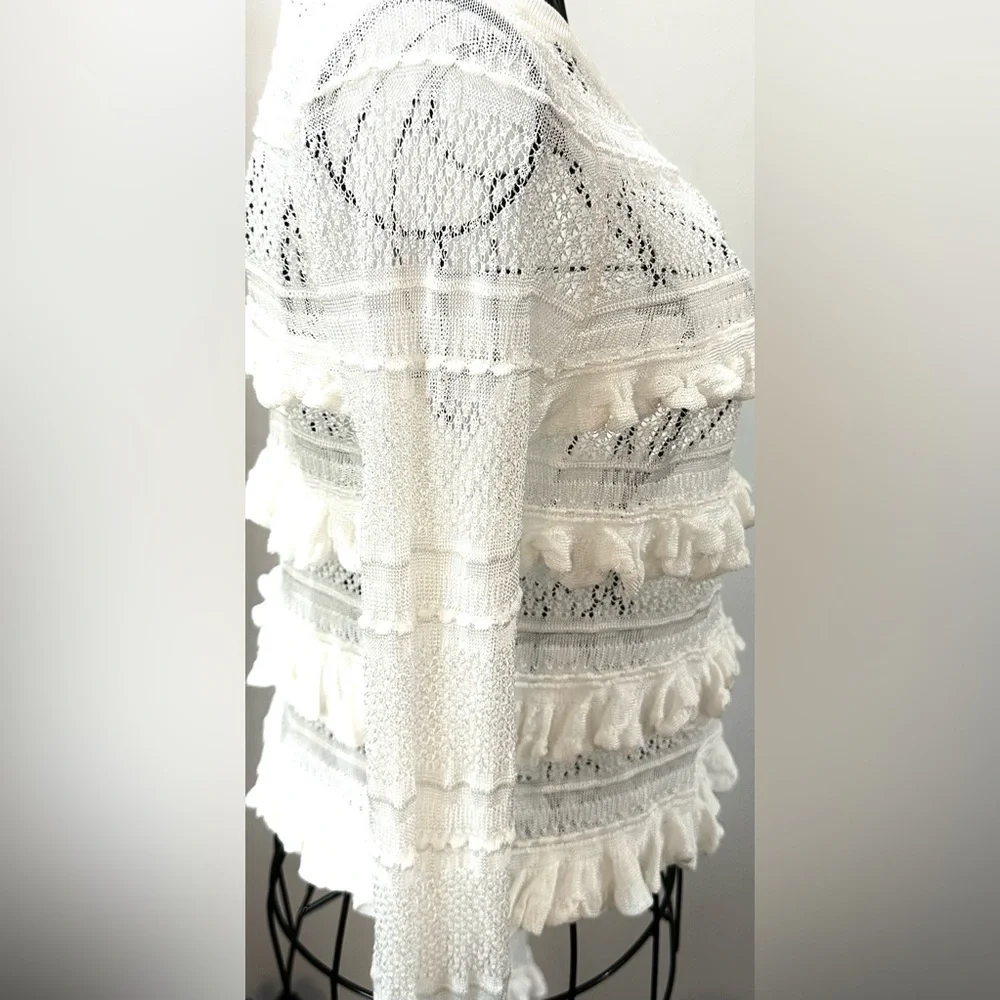 ANTHROPOLOGIE WHITE RUFFLE CROCHET KNIT CROPPED SWEATER TOP. Size MEDIUM. - Picture 5 of 11